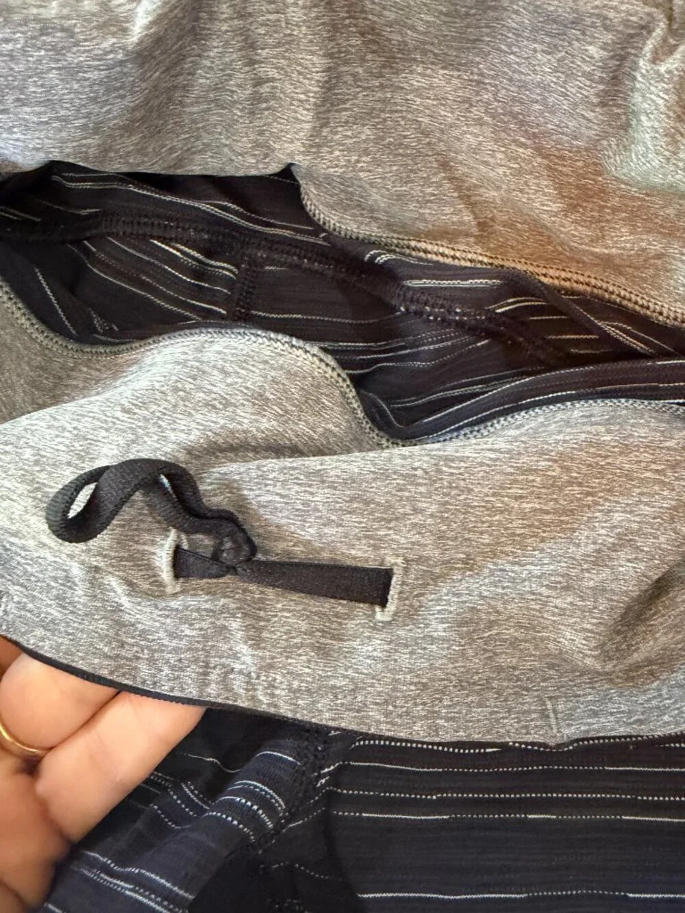 Lululemon Pace Rival Crop leggings in the Cyber Stripe Naval Blue Black Size 8